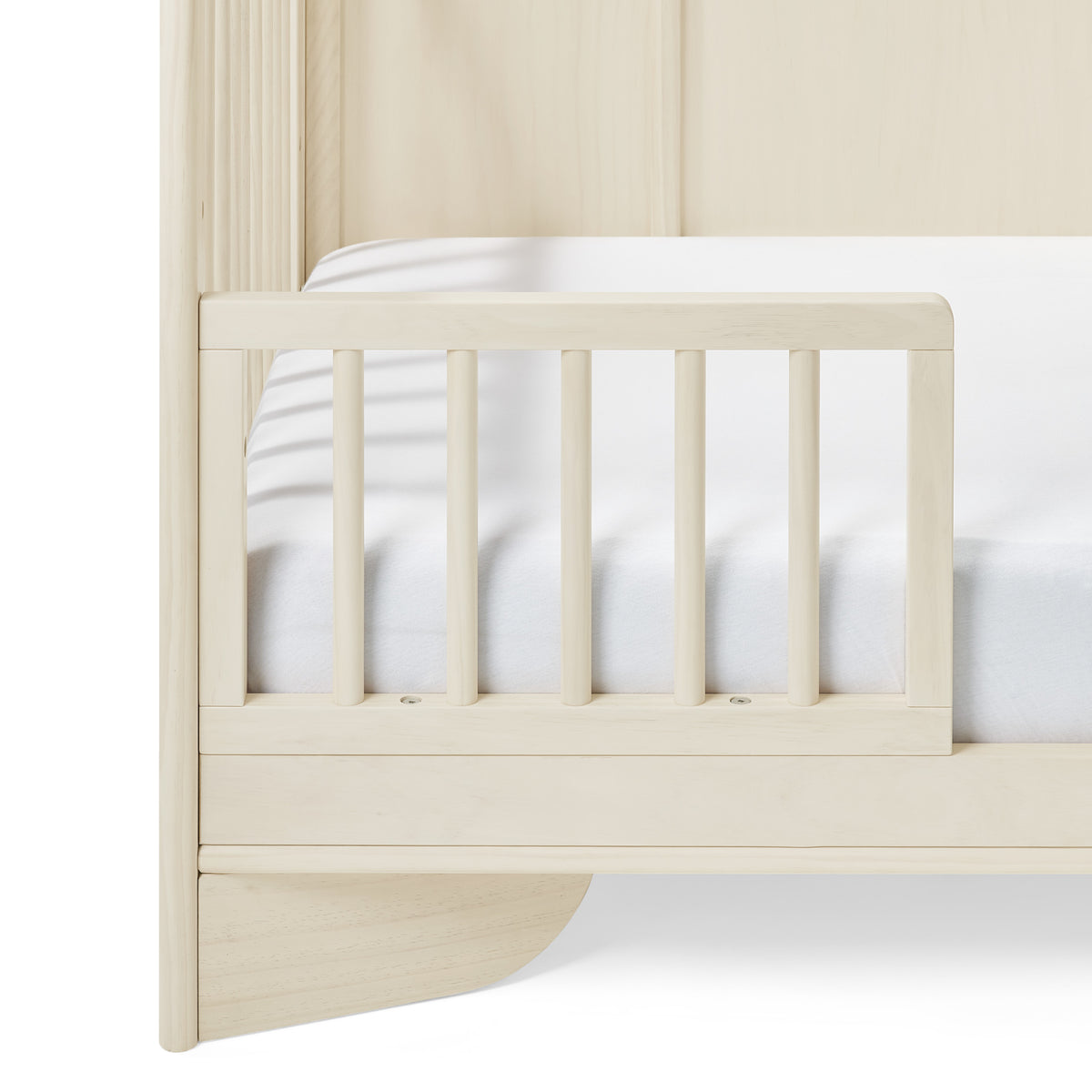 Toddler Bed Guardrail with Spindles