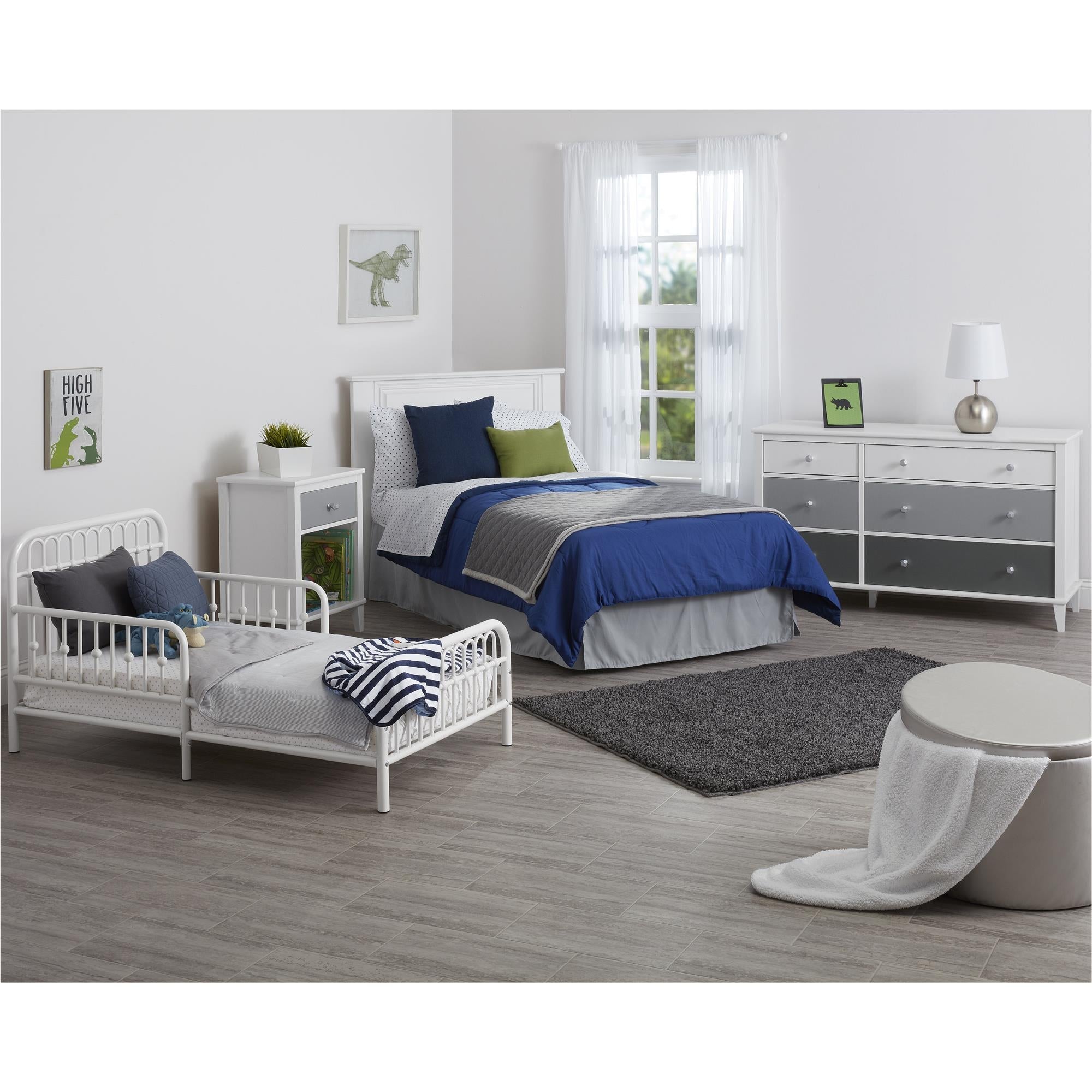 Little Seeds Monarch Hill Ivy Metal Toddler Bed - White